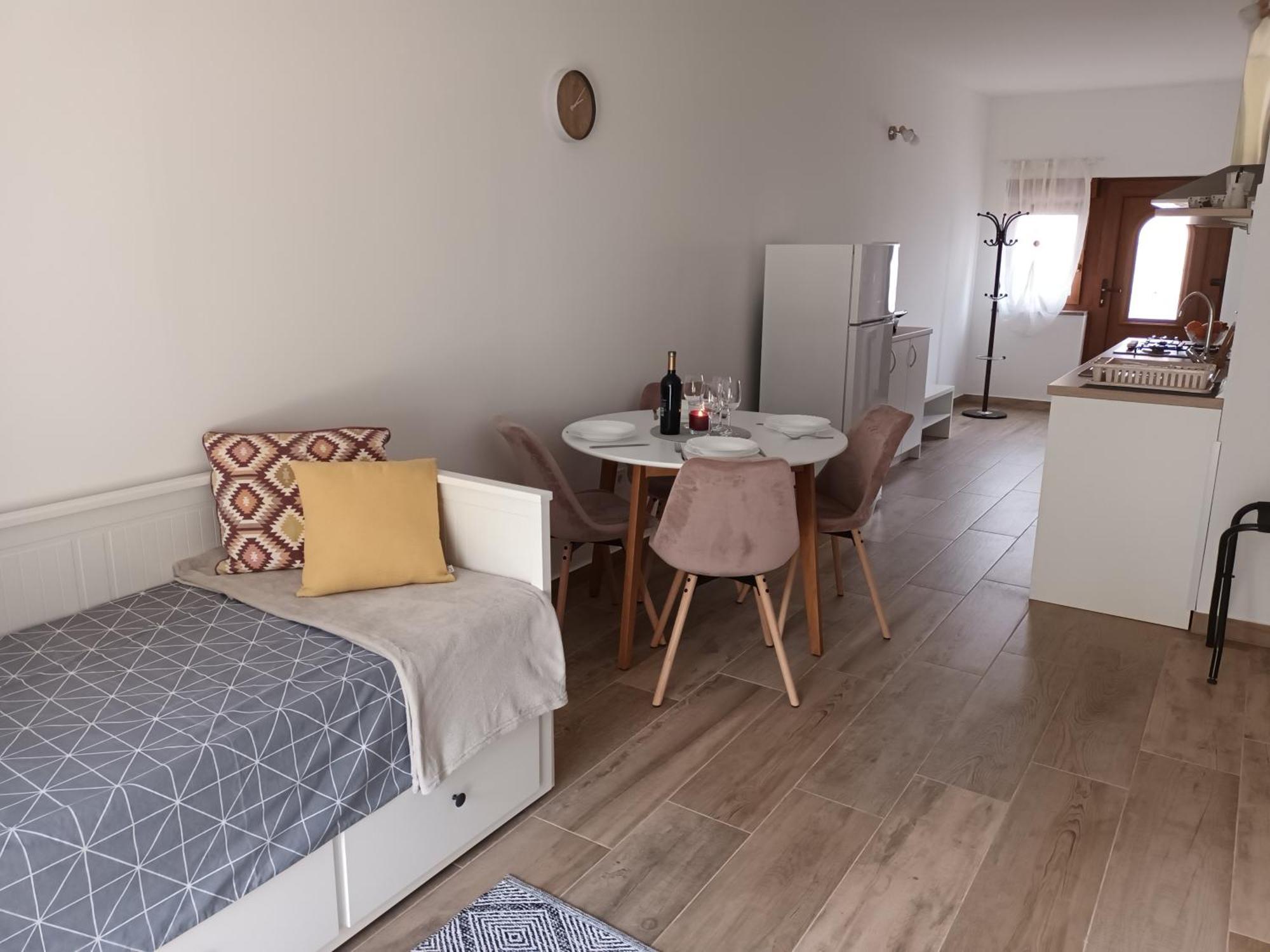 Studio Apartman Dori Pula Exteriör bild